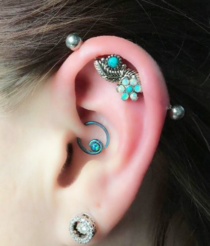 Pistolet à percer les oreilles Helix. Photos, boucles d'oreilles, comment faire, soins