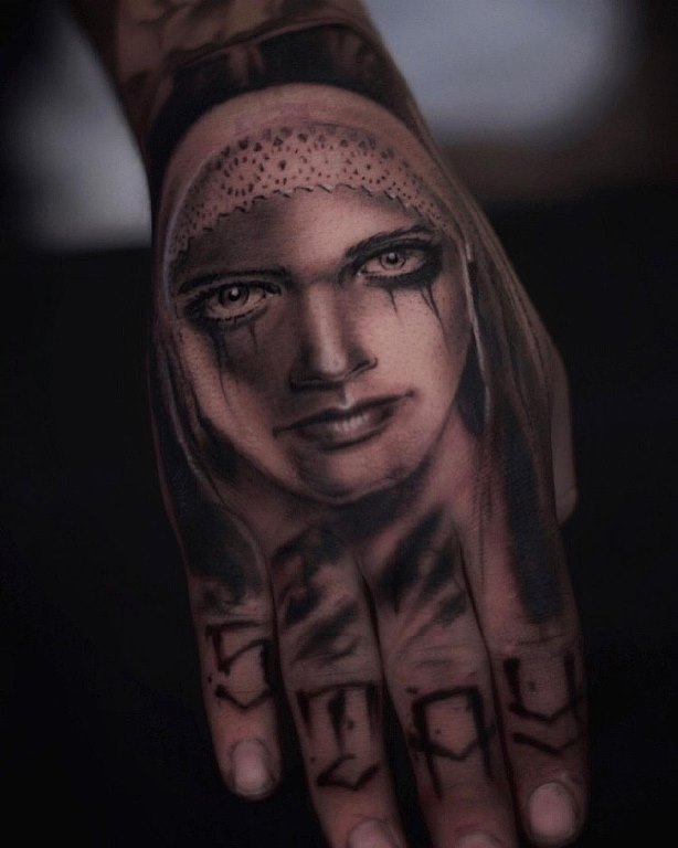 Je veux me faire tatouer, mais je ne sais pas quel genre de tatouage.