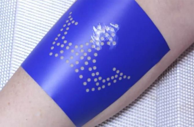 tatouage en cristal de strass