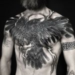 Tatouage Hugin et Munin. Signification, croquis sur le dos, l'épaule, le cou, le bras