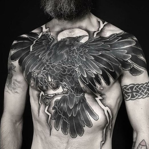 Tatouage Hugin et Munin. Signification, croquis sur le dos, l'épaule, le cou, la main