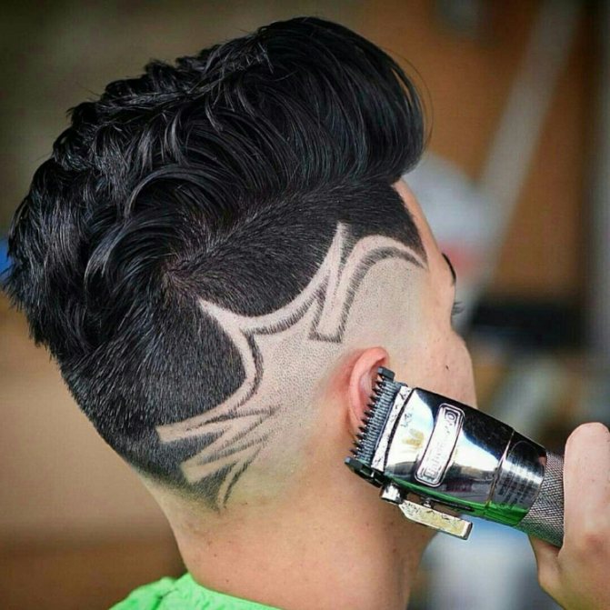 Idées de coiffure avec des motifs sur le cuir chevelu pour les garçons