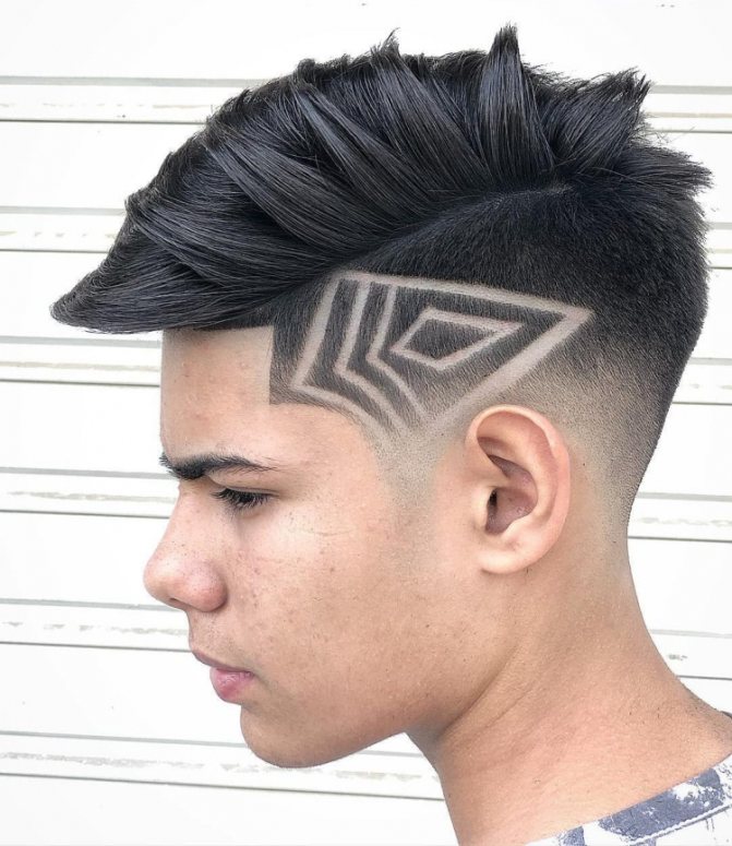 Idées de coiffure avec des motifs sur le cuir chevelu pour les garçons
