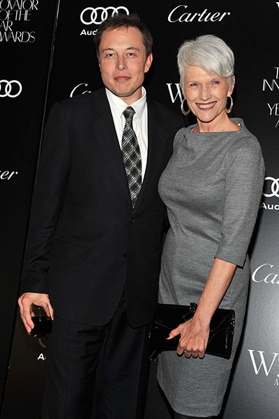 Ilon Musk avec sa mère May