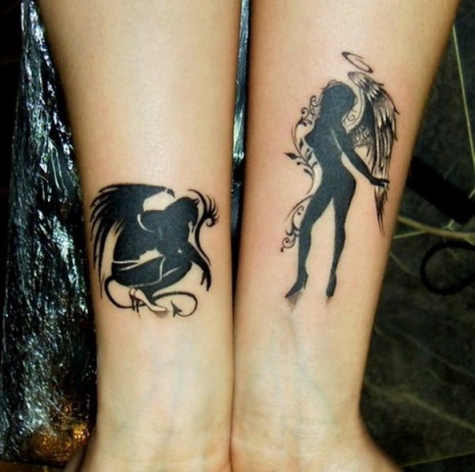 Tatouage intéressant d'ange et de démon pour des sœurs