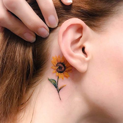 Tatouages intéressants pour les filles sur votre bras, votre jambe, votre dos. Croquis, photos