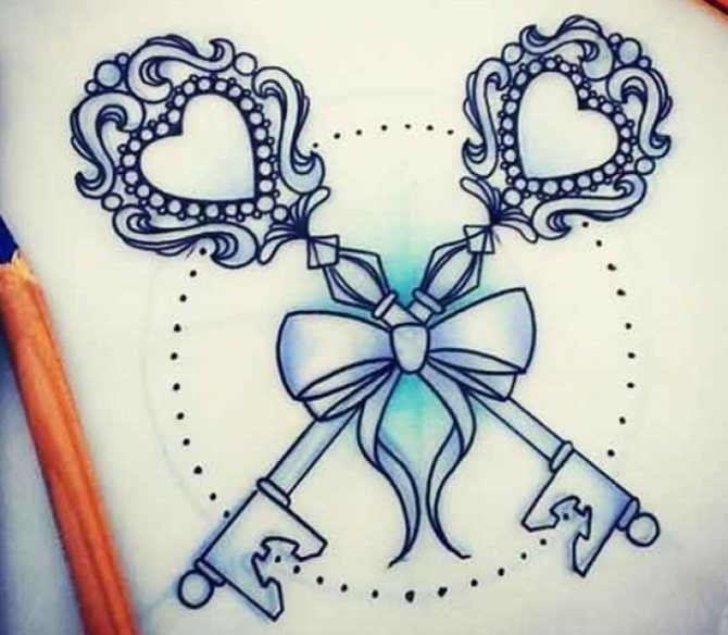 Un motif intéressant pour un tatouage sous la forme d'un arc et des clés qui doivent ouvrir le cœur d'une femme.