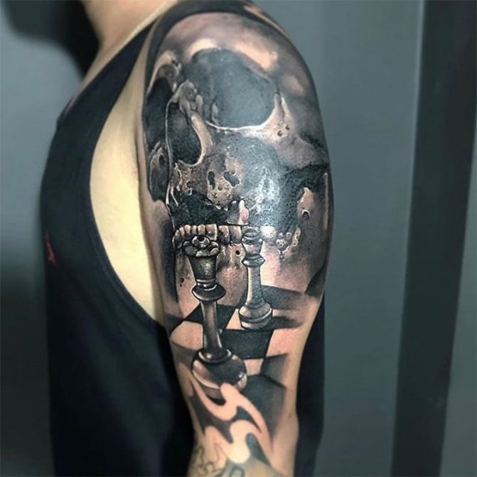 Version intéressante d'un tatouage avec un crâne - crâne, jouant aux échecs