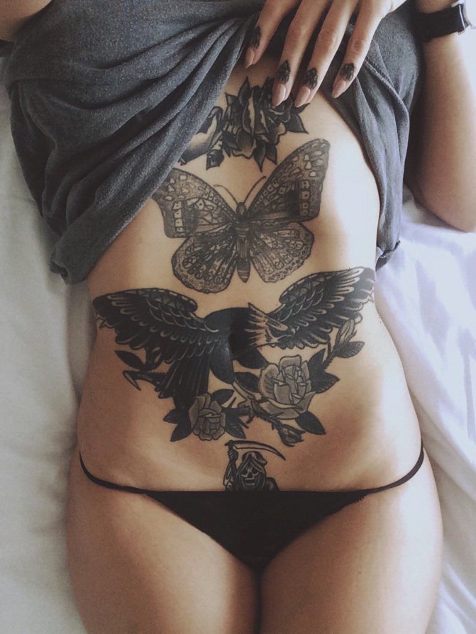 photo de tatouage intime 13