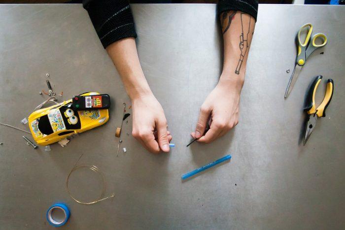 Le noyau est retiré du stylo