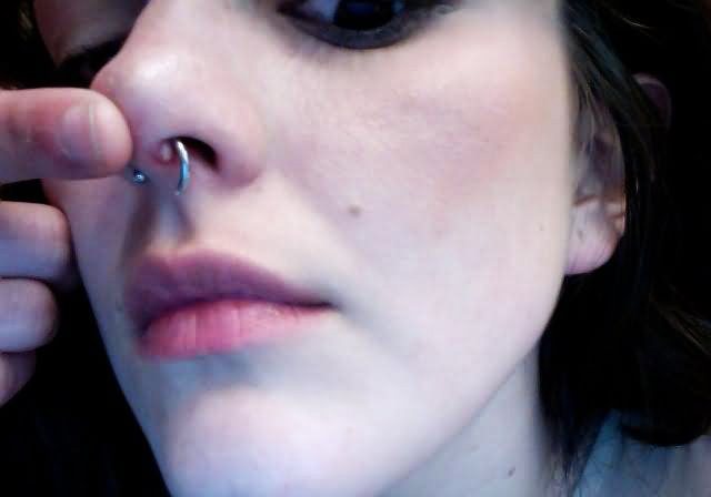 Comment réaliser des piercings du septum à la maison
