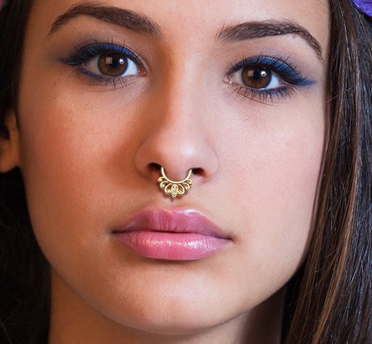 Comment percer un septum piercing à la maison