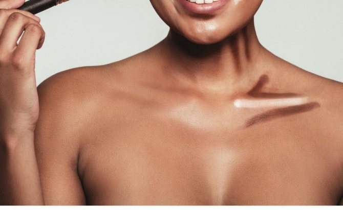Comment rendre les clavicules très visibles ?