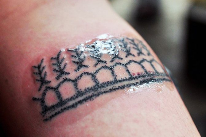 Comment un tatouage s'efface-t-il ? Tatouage de jour, photo
