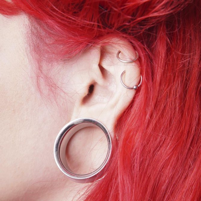 Comment rattacher les trous d'oreille