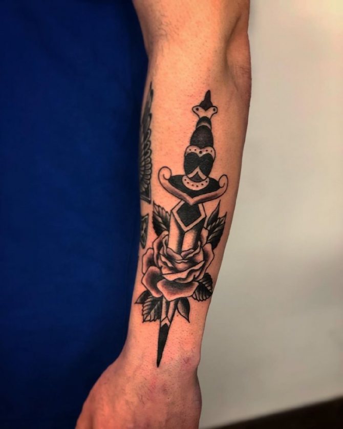 tatouage de dague