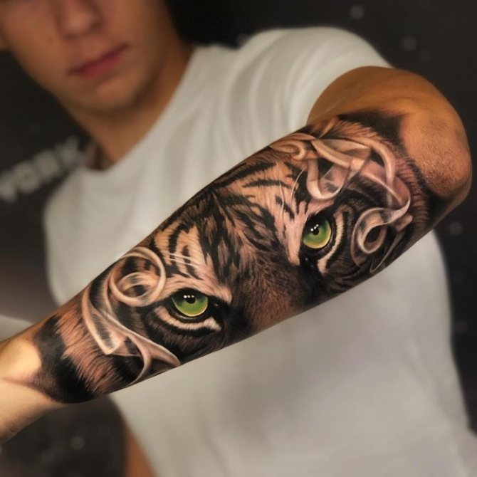 Magnifique tatouage d'avant-bras pour les hommes