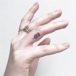 Beaux petits tatouages sur le bras des filles - meilleures idées de photos et tendances pour 2021