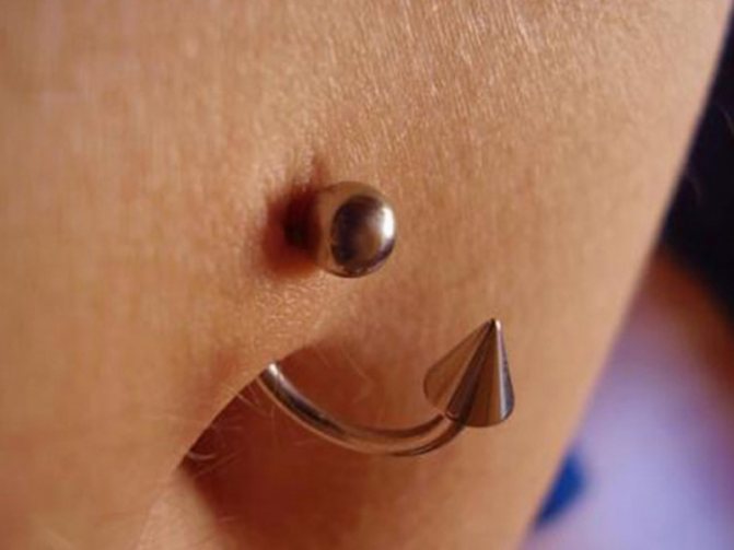 Beau piercing corporel
