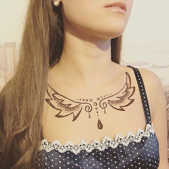 ailes dans le mehendi
