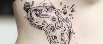 Tatouage au trait sur le côté