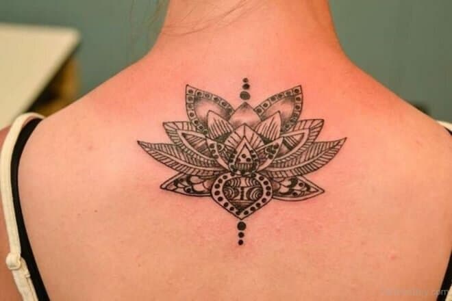Amulette de tatouage en forme de lotus