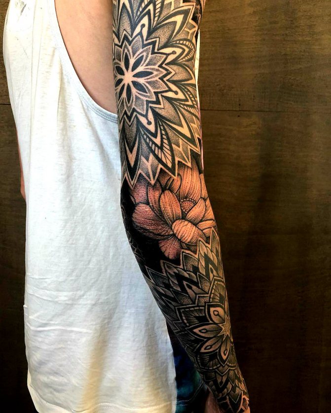 Lotus et tatouages
