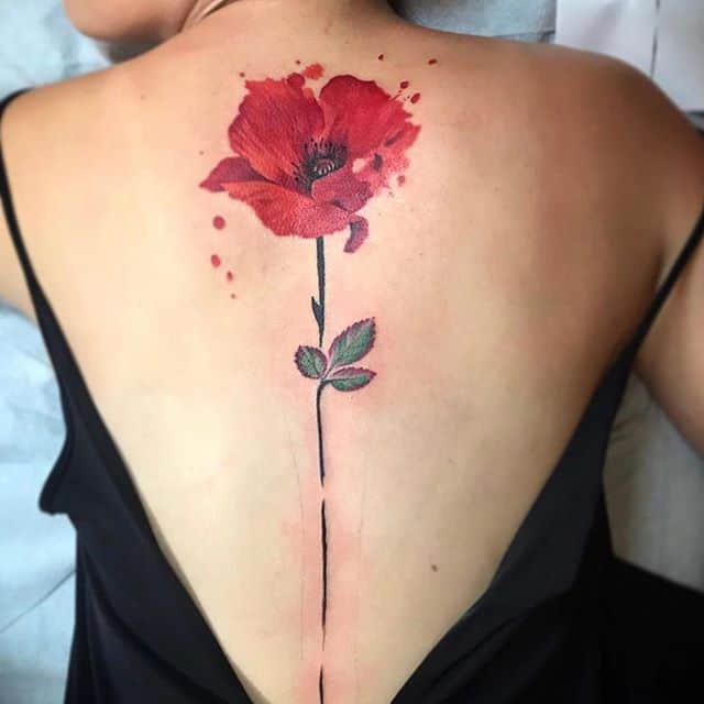 Mac Tattoo sur la colonne vertébrale