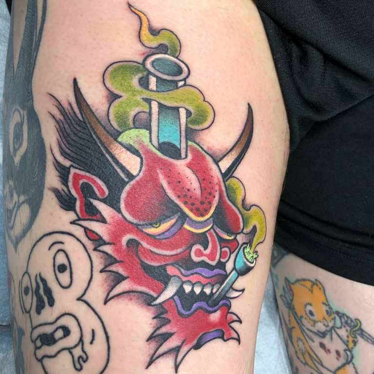 Masque de démon japonais