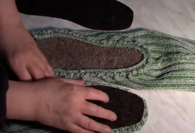 Classe de maître pour fabriquer des bottes à partir d'un vieux pull-over