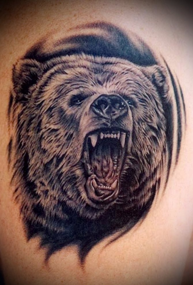 Un ours comme tatouage de prison