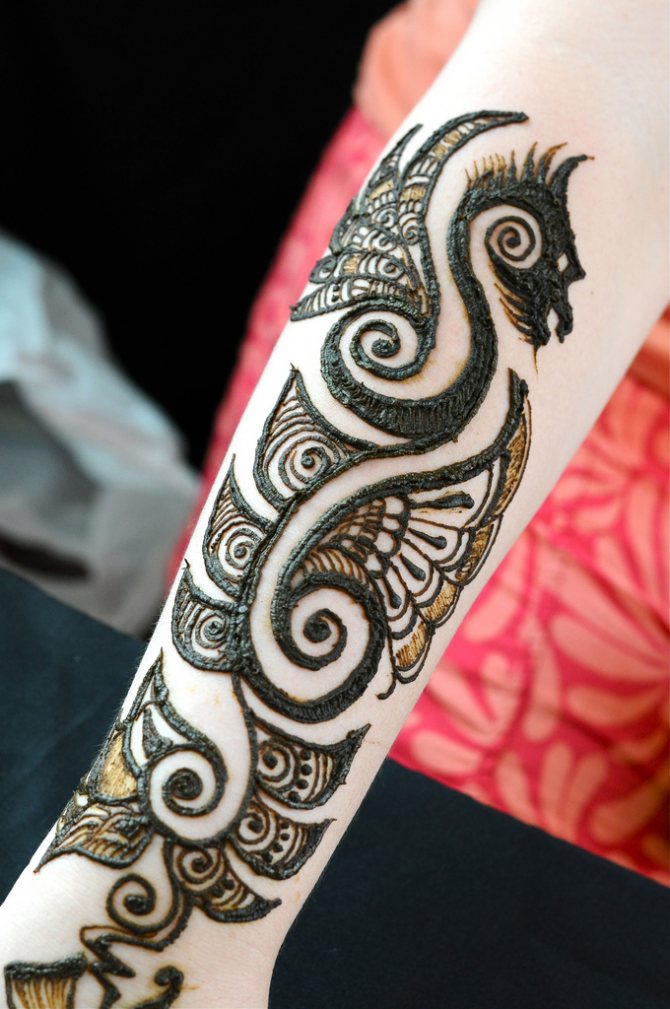 dragon mehendi