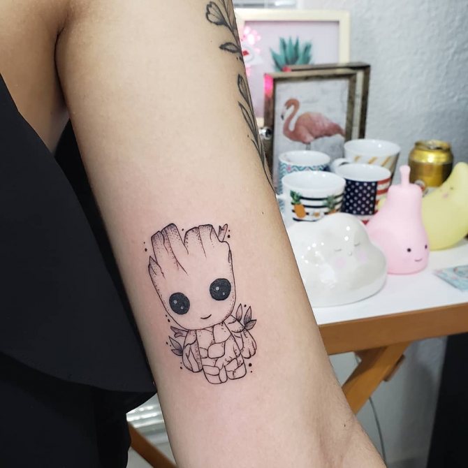 Mini Groot Tattoo sur la main