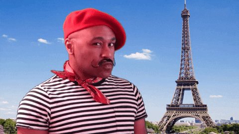 l'homme fait un clin d'œil