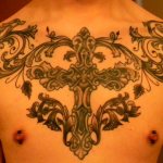 Tatouages masculins sur la poitrine 3
