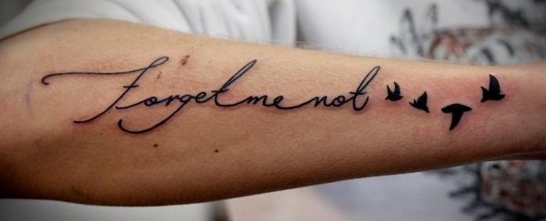 Tatouages pour hommes sur la main : inscriptions avec traduction, leur signification, belles avec signification, motif celtique, petit, bras entier, croquis