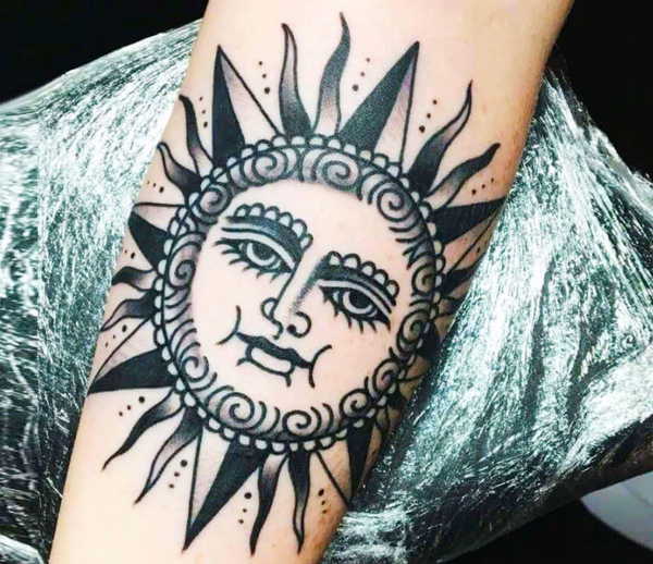 Tatouage sur la main