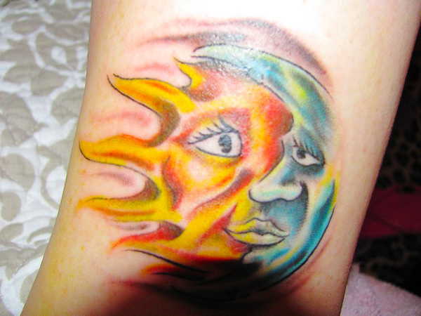 Tatouage sur la main