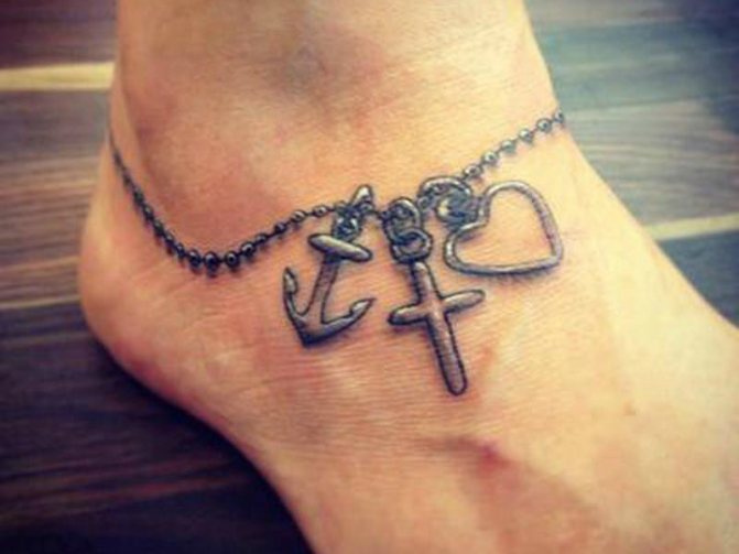 Les tatouages de cheville peuvent également être utilisés pour symboliser vous-même