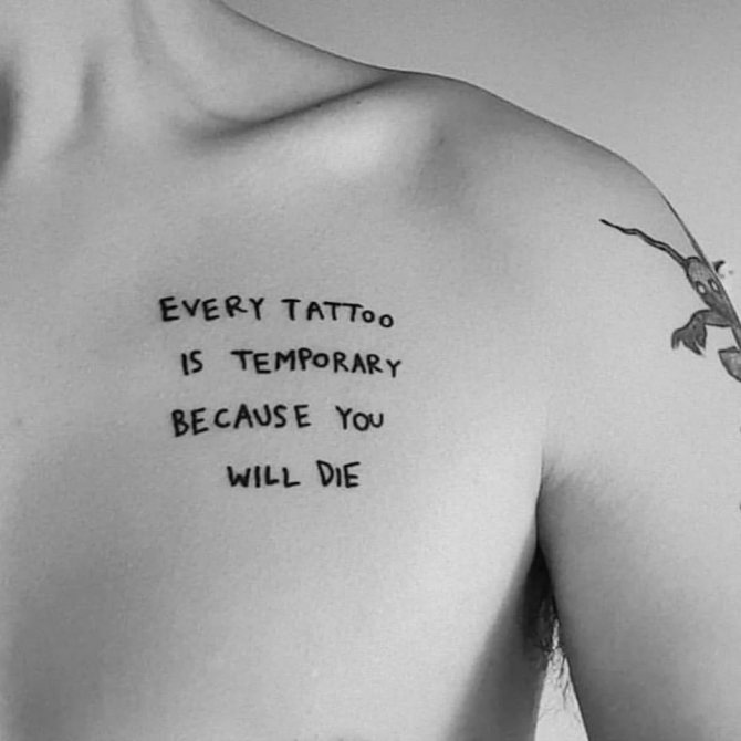 Inscriptions de tatouage sur les tatouages