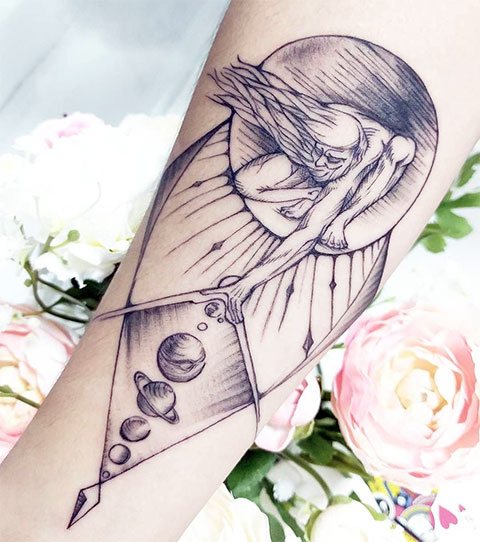 Tatouage inhabituel de planètes