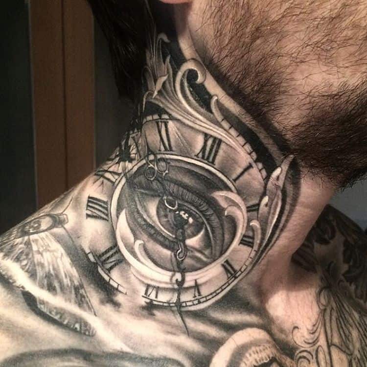 tatouage de sablier sur l'avant-bras