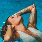 Nouveau tatouage pour l'eau : compatibilité et autres questions préoccupantes