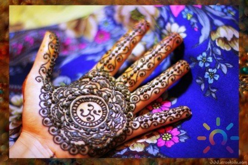 Om ou Aum sur la main
