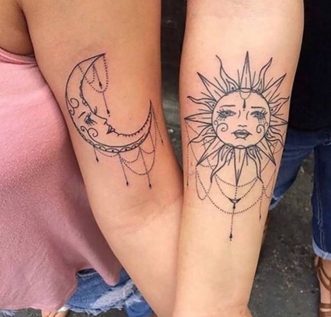 Tatouage jumelé de la lune et du soleil