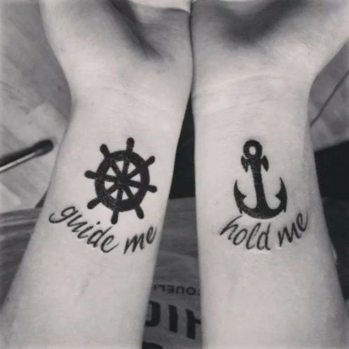 Tatouages de couple pour les amoureux : 50 idées géniales pour dire que vous êtes ensemble pour toujours
