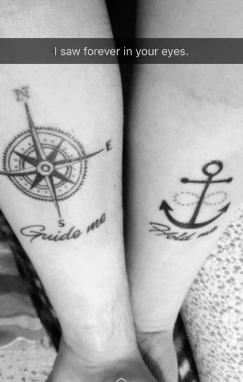 Tatouages jumelés pour les amoureux : 50 idées géniales pour dire que vous êtes ensemble pour toujours