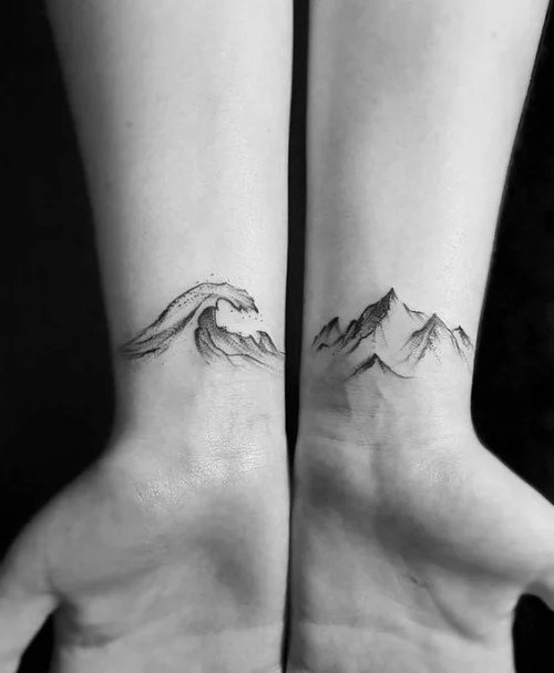 Tatouages jumelés pour les amoureux : 50 idées géniales pour dire que vous êtes ensemble pour toujours
