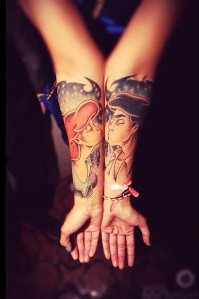 Tatouages jumelés pour les amoureux : 50 idées géniales pour dire que vous êtes ensemble pour toujours
