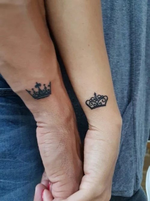 Tatouages de couple pour les amoureux : 50 idées géniales pour dire que vous êtes ensemble pour toujours